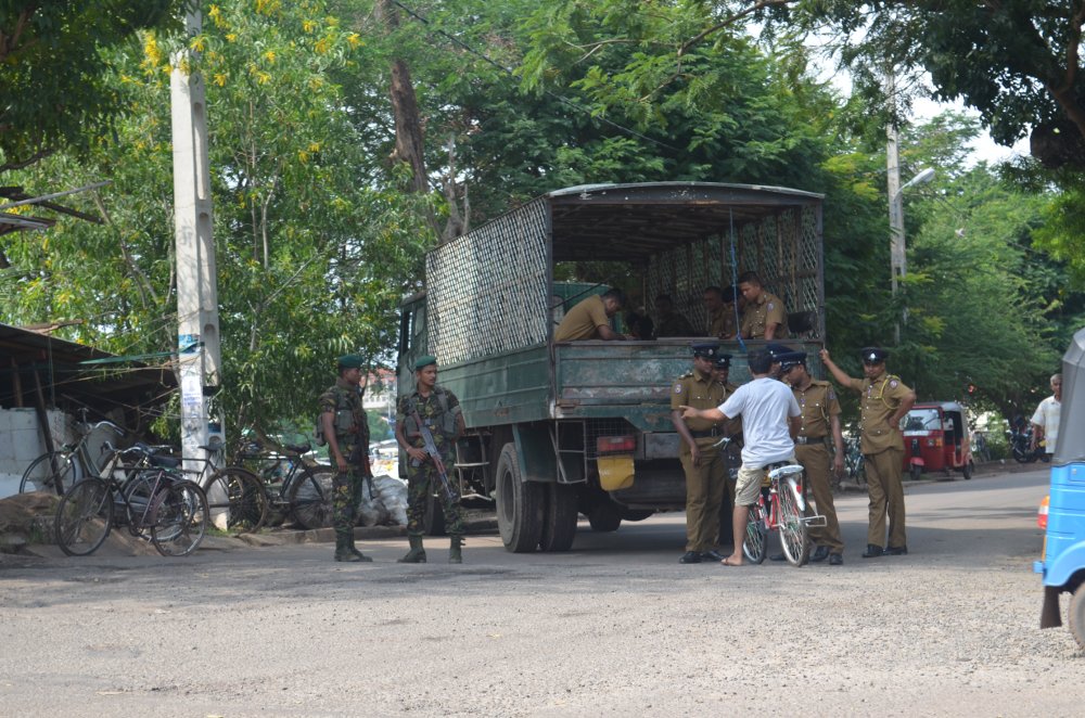 වැල්ලට යන්නවත් එපා. පොලිසිය අණ කරයි.