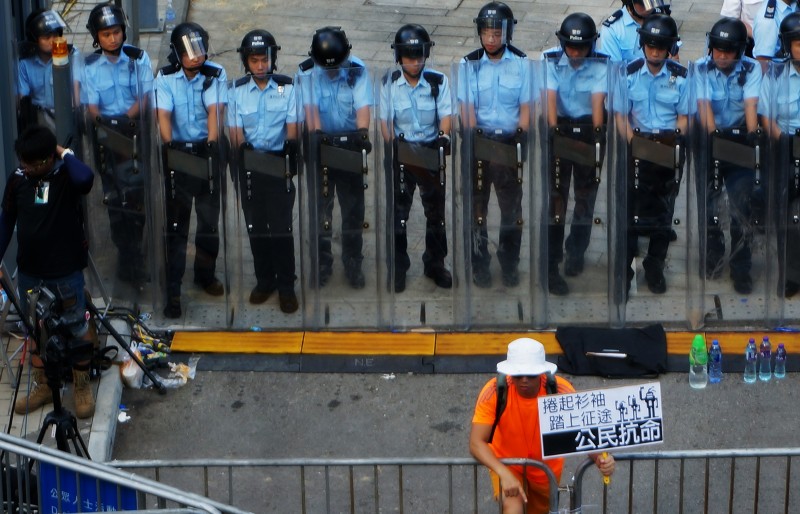 riot_police_hong_kong-800x514