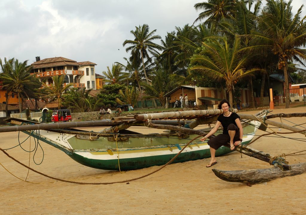 sri-lanka-paula-on-the-negombo-beach-photo